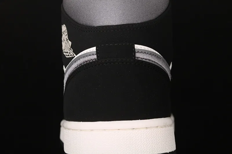 All Categories Air Jordan Jordan Series Basketball Shoes Air Jordan 1 Mid Air Jordan 1 Mid AJ1 Joe 1 Silk Earl Embroidery Thread Hook Mid-top Basketball Shoes 852542-011